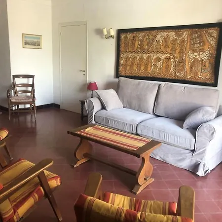 Prázdninový dům Maison Familiale Avec Jardin Et Parking, Proche Et Commerces - Fr-1-837-83