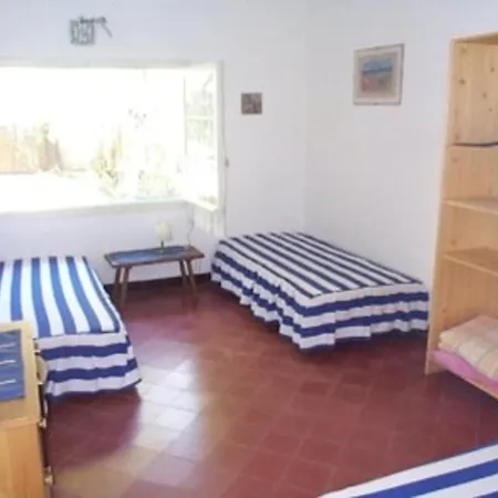 Maison Familiale Avec Jardin Et Parking, Proche Et Commerces - Fr-1-837-83 *