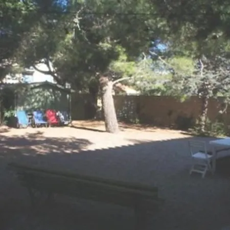 Prázdninový dům Maison Familiale Avec Jardin Et Parking, Proche Et Commerces - Fr-1-837-83
